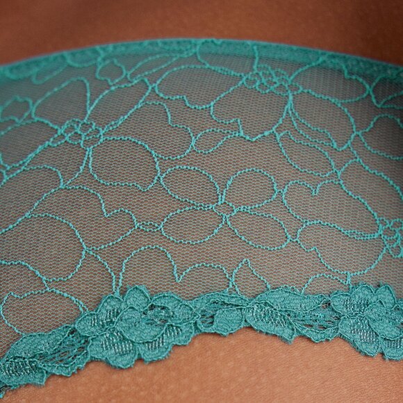 Intimissimi Lingerie 2-piece Bra (36C) and Briefs (M) Set - Picture 10 of 13